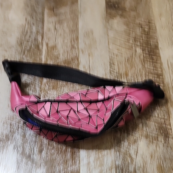 Patrizia Luca Pink and Black Geometric Bag - Picture 9 of 10